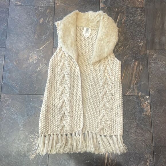 Anthropologie Lily’s Closet Ivory Sweater Vest With Faux Fur Collar Size S - Picture 7 of 15